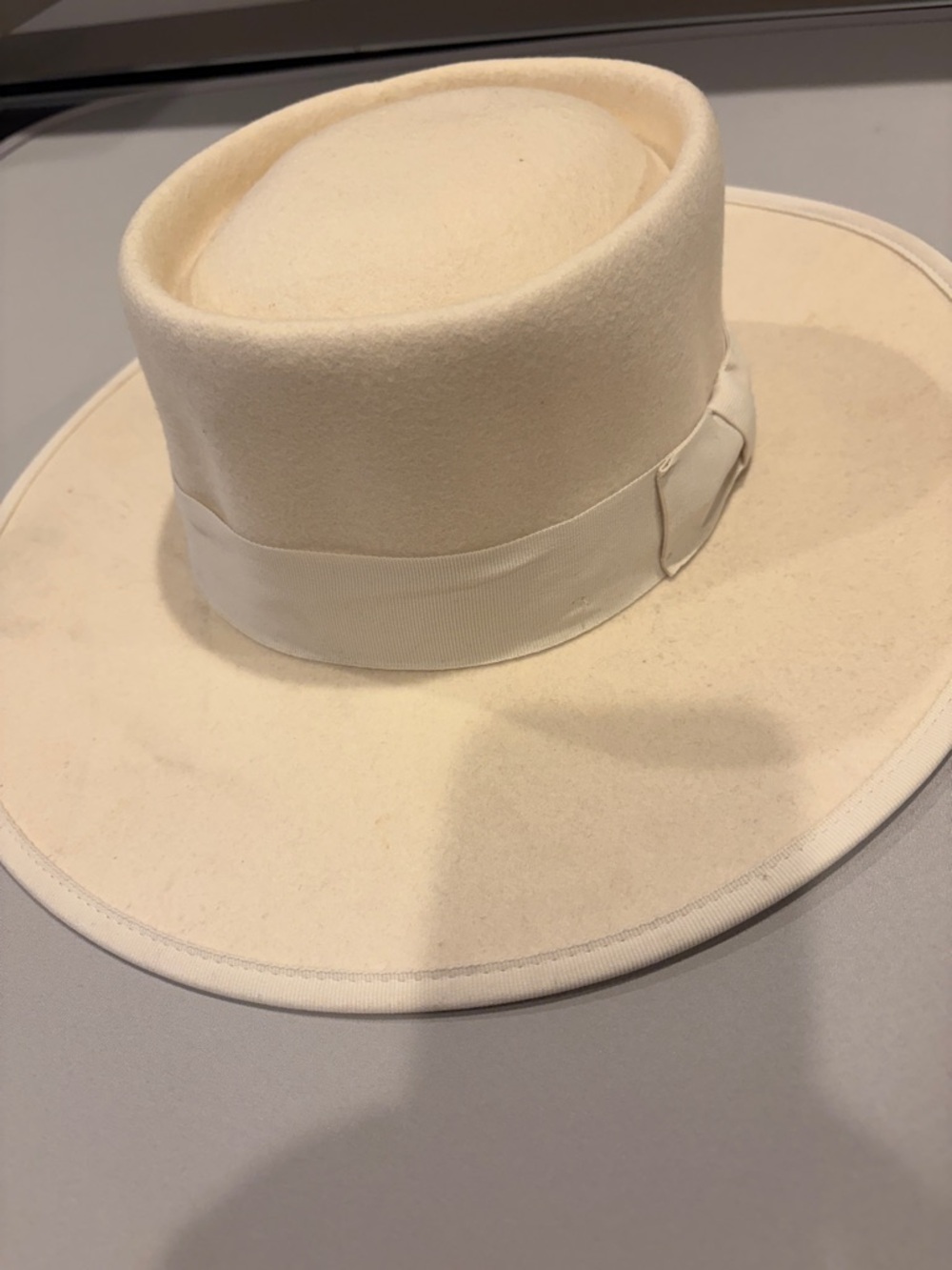 Olive and Pique women’s hat 100%  wool cream colored with ribbon